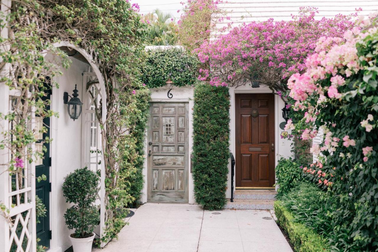 Hemingway Suites At Palm Beach Hotel Island Exterior photo